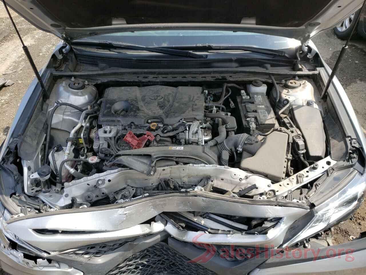 4T1B11HK5JU158261 2018 TOYOTA CAMRY