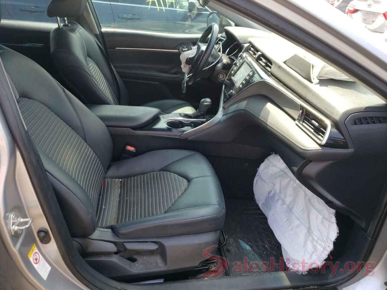 4T1B11HK5JU158261 2018 TOYOTA CAMRY