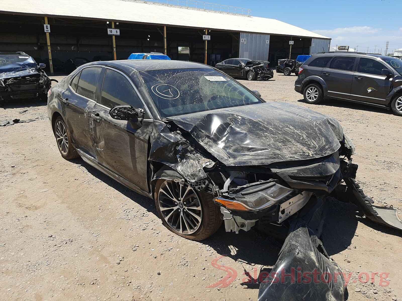 JTNB11HK1J3000182 2018 TOYOTA CAMRY