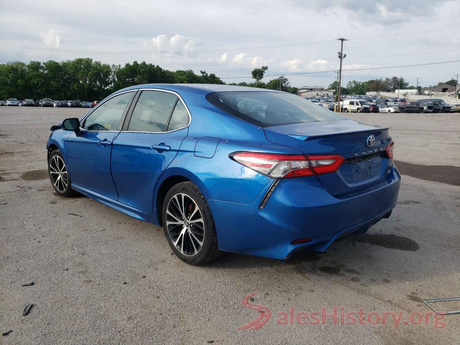 4T1B11HK0JU008932 2018 TOYOTA CAMRY