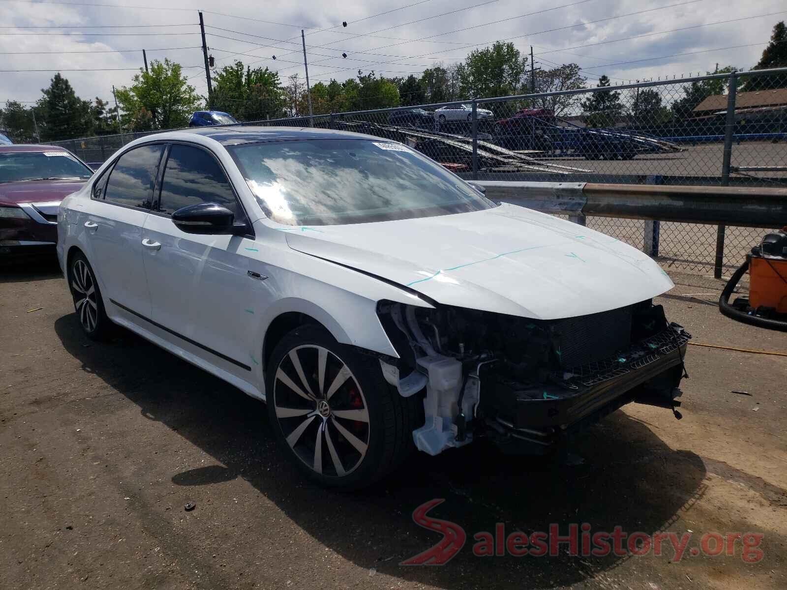 1VWJM7A33JC050575 2018 VOLKSWAGEN PASSAT