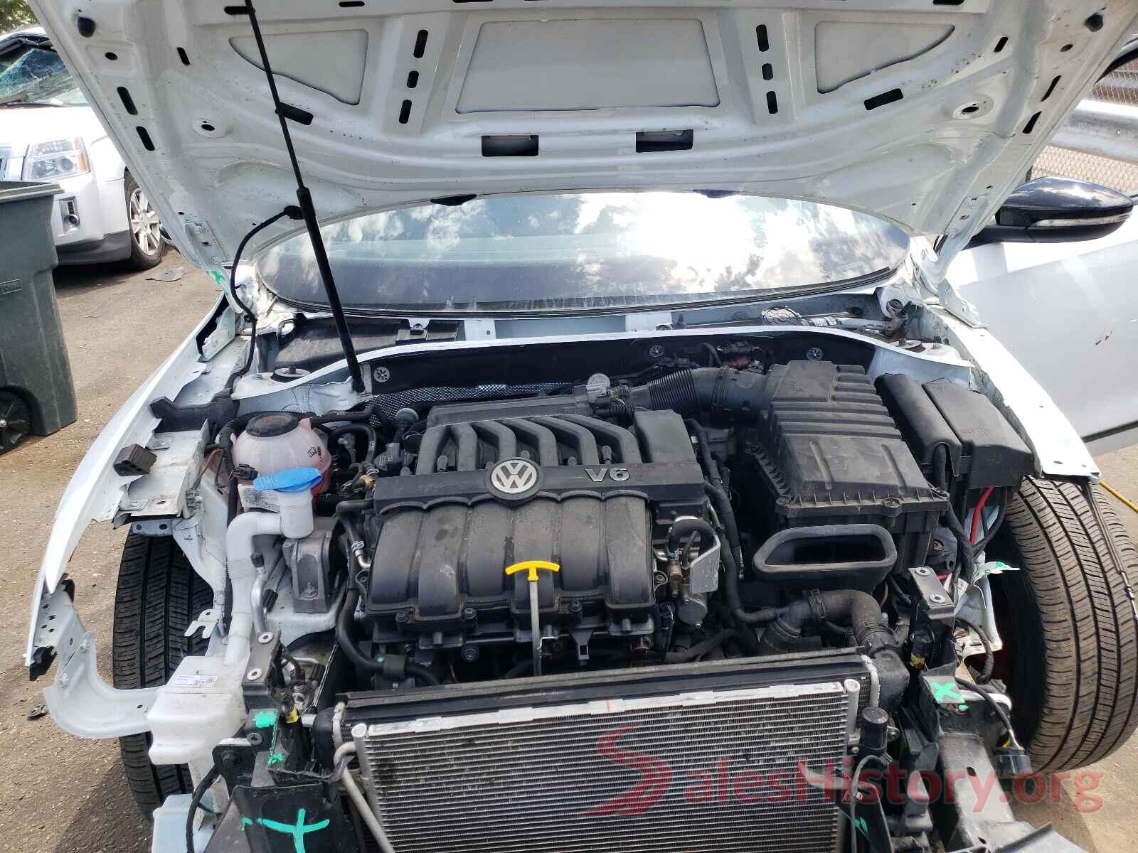 1VWJM7A33JC050575 2018 VOLKSWAGEN PASSAT