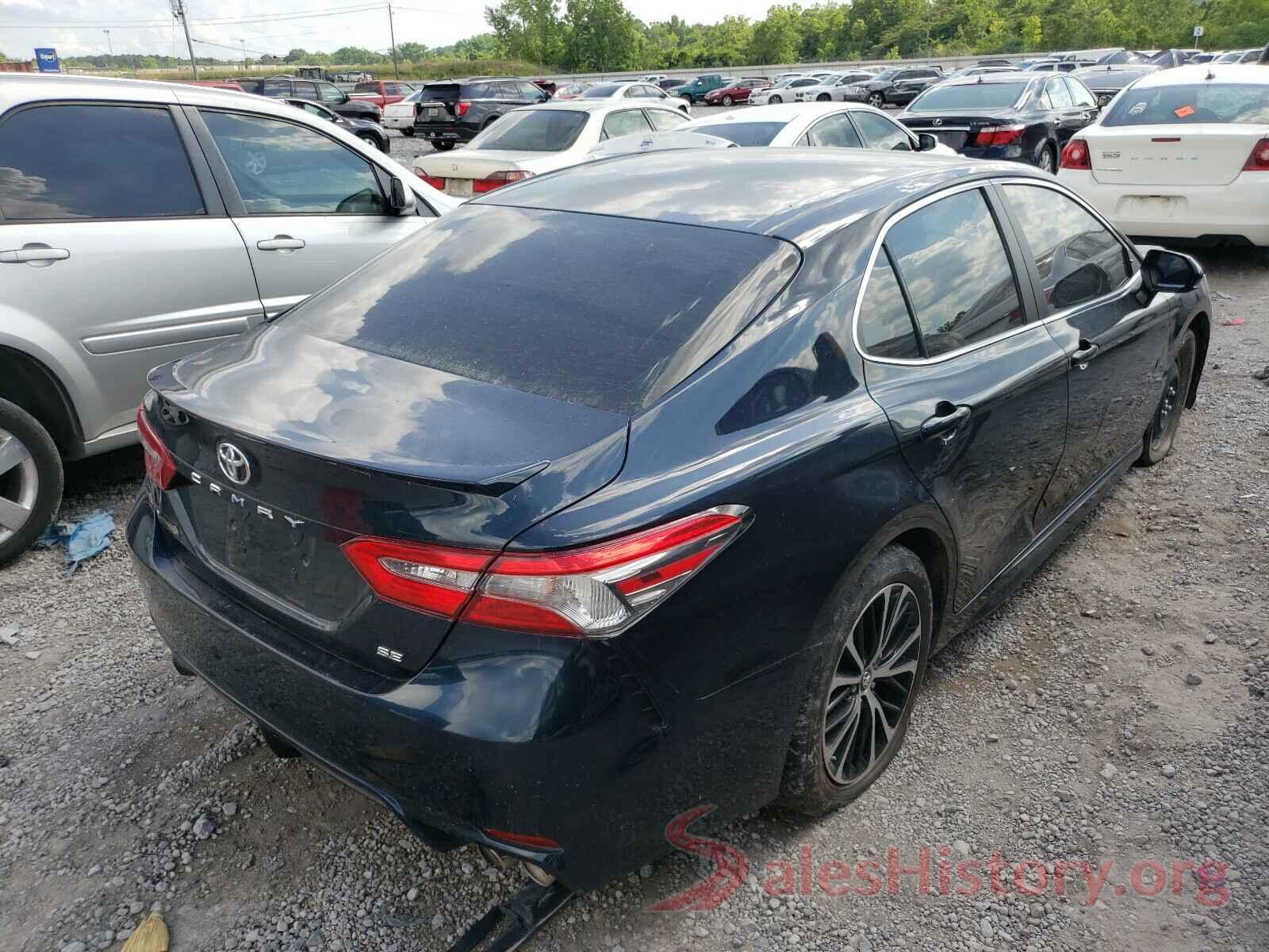 4T1B11HK4JU610989 2018 TOYOTA CAMRY