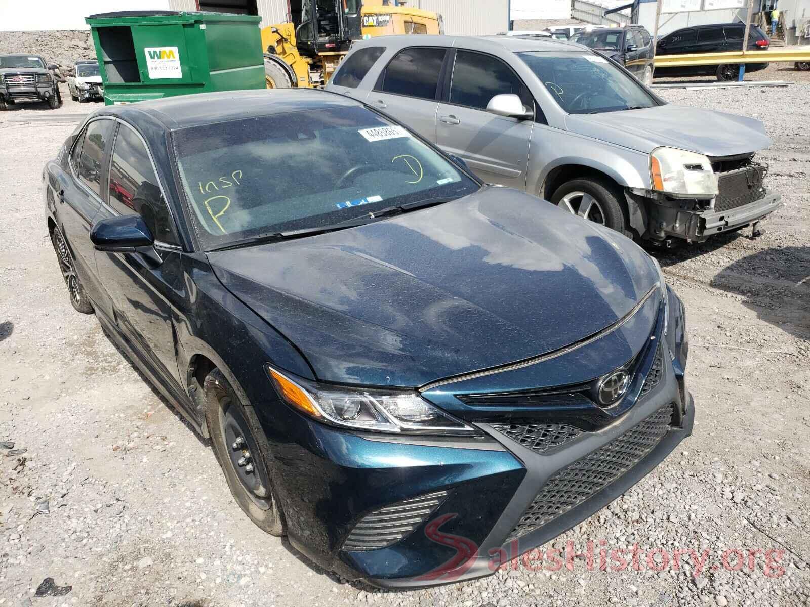 4T1B11HK4JU610989 2018 TOYOTA CAMRY