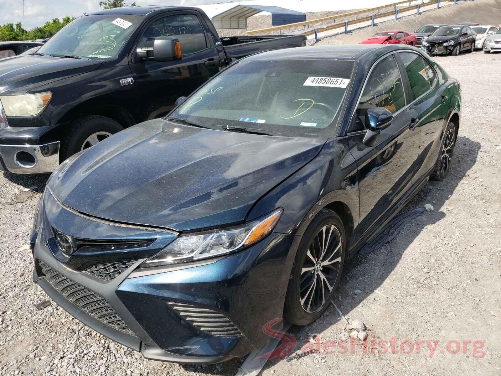 4T1B11HK4JU610989 2018 TOYOTA CAMRY