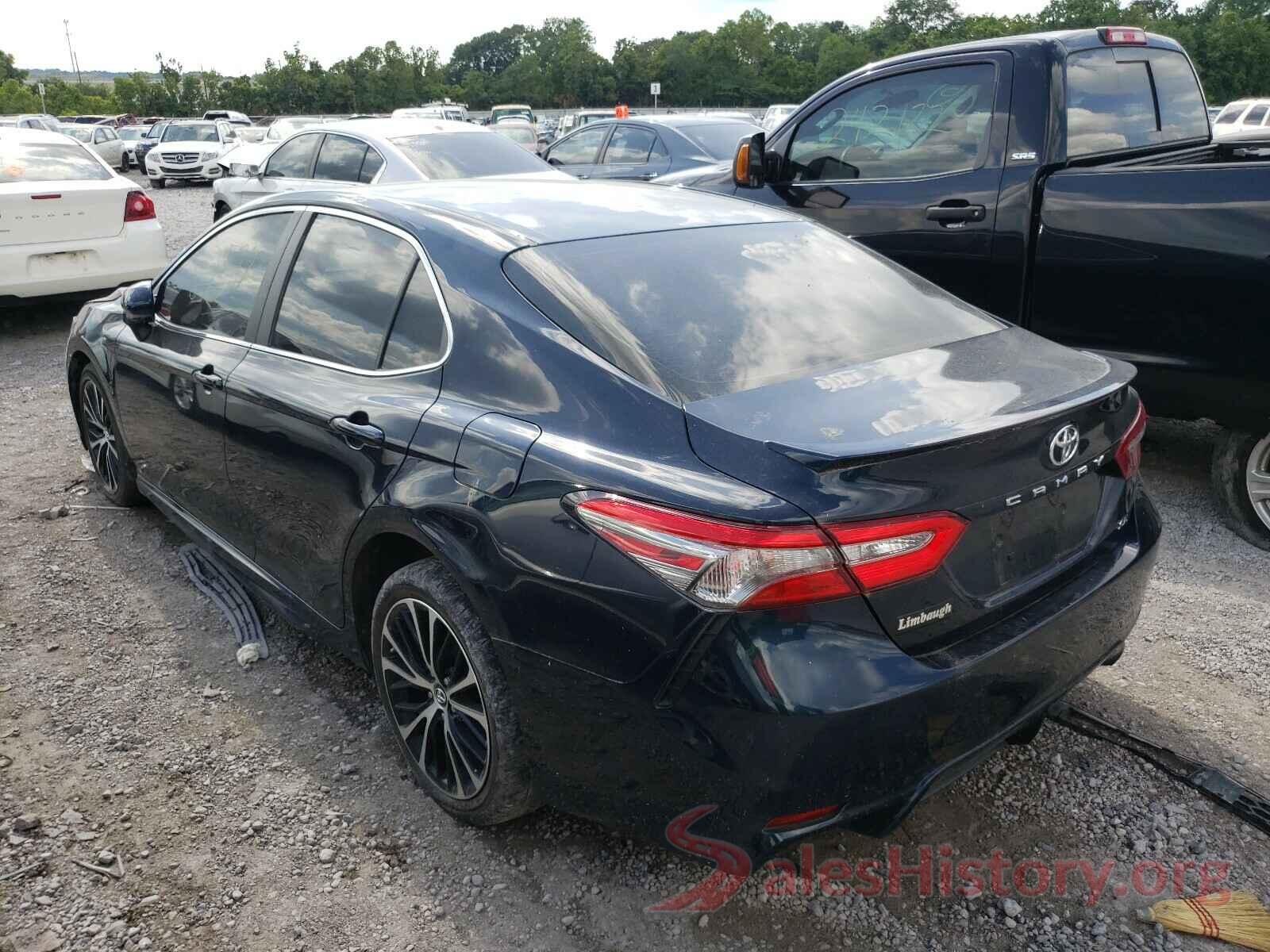 4T1B11HK4JU610989 2018 TOYOTA CAMRY