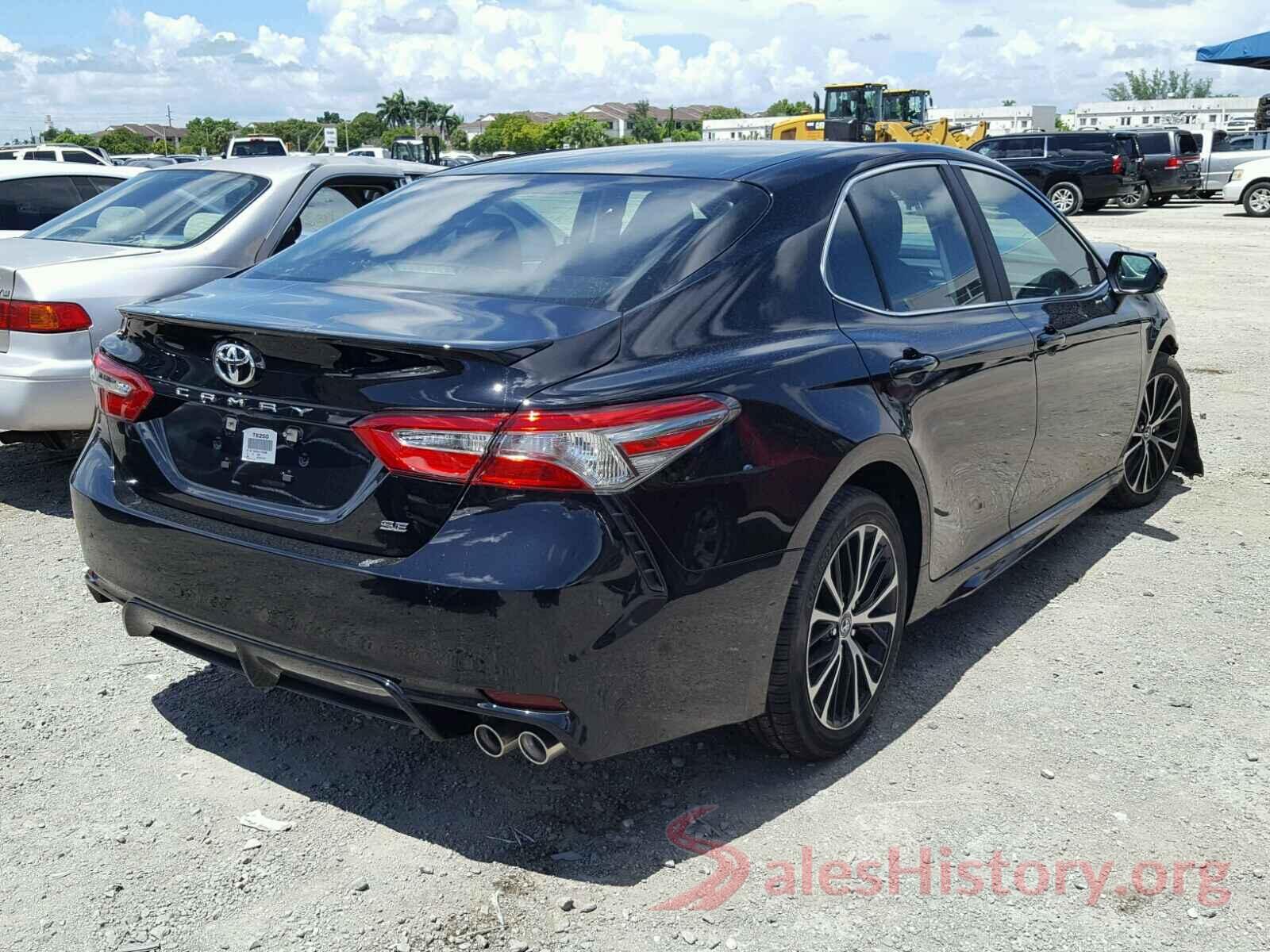 4T1B11HK6JU133398 2018 TOYOTA CAMRY