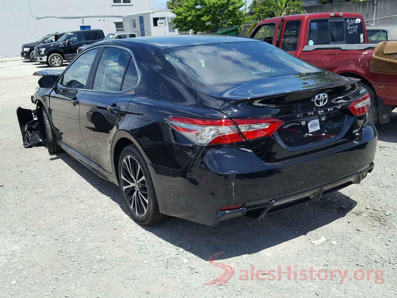 4T1B11HK6JU133398 2018 TOYOTA CAMRY