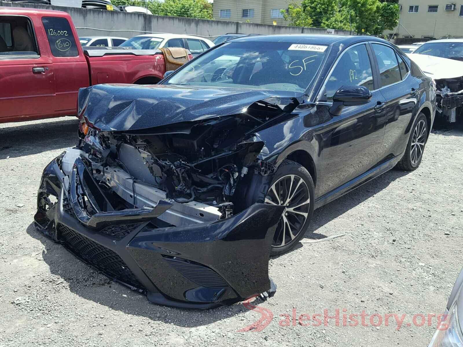 4T1B11HK6JU133398 2018 TOYOTA CAMRY