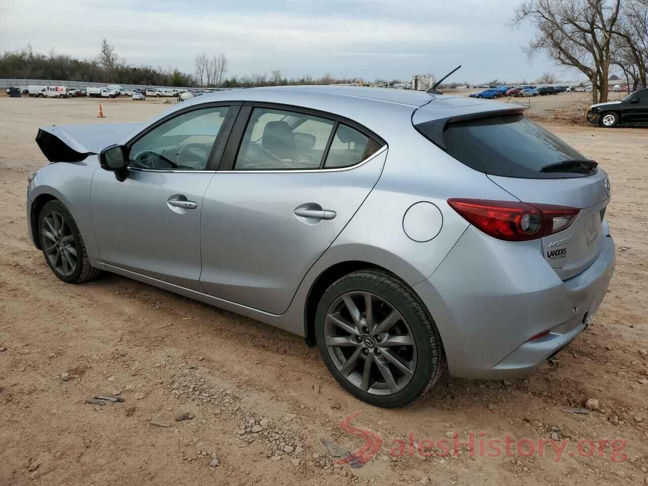 3MZBN1L35JM181081 2018 MAZDA 3