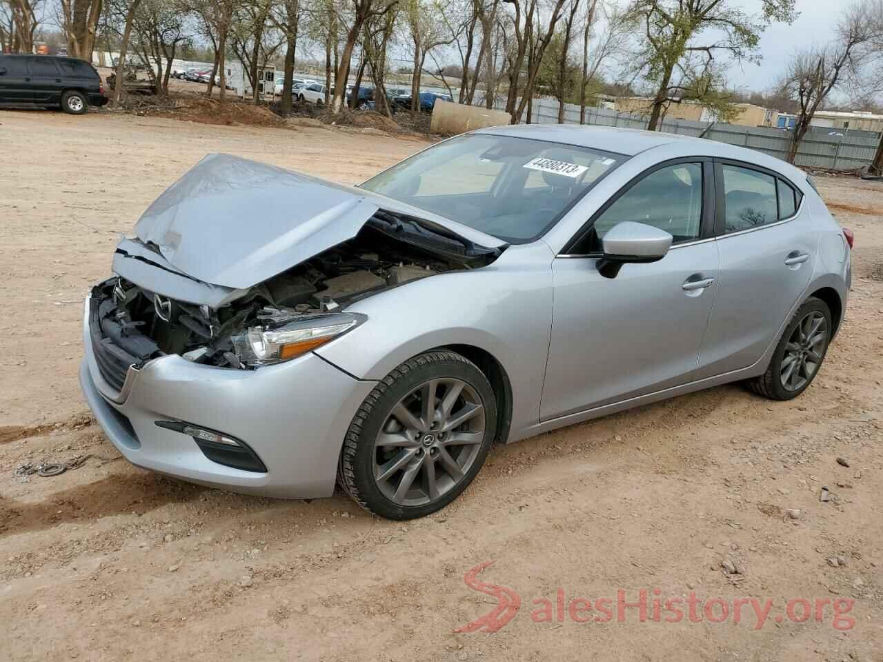 3MZBN1L35JM181081 2018 MAZDA 3