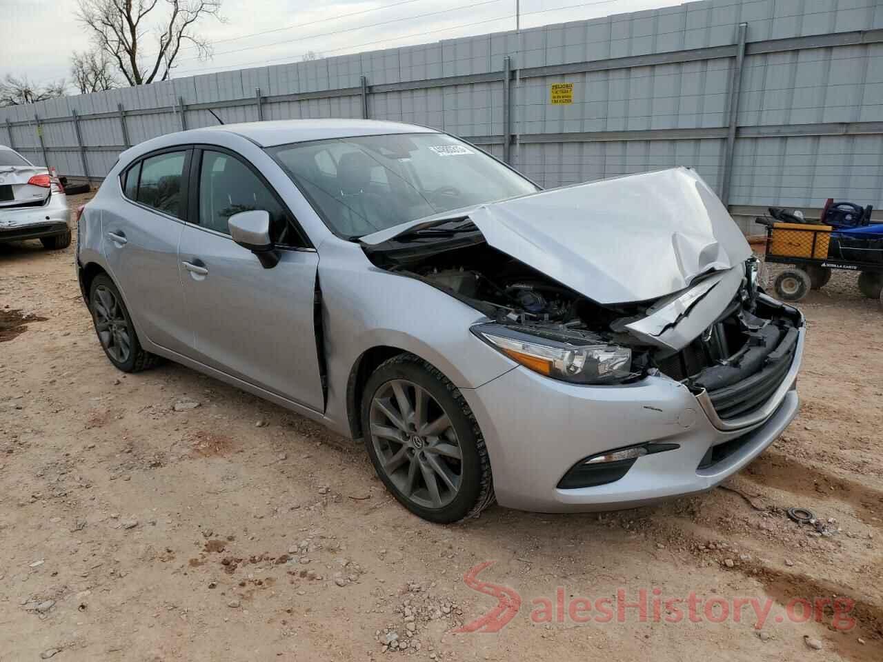 3MZBN1L35JM181081 2018 MAZDA 3