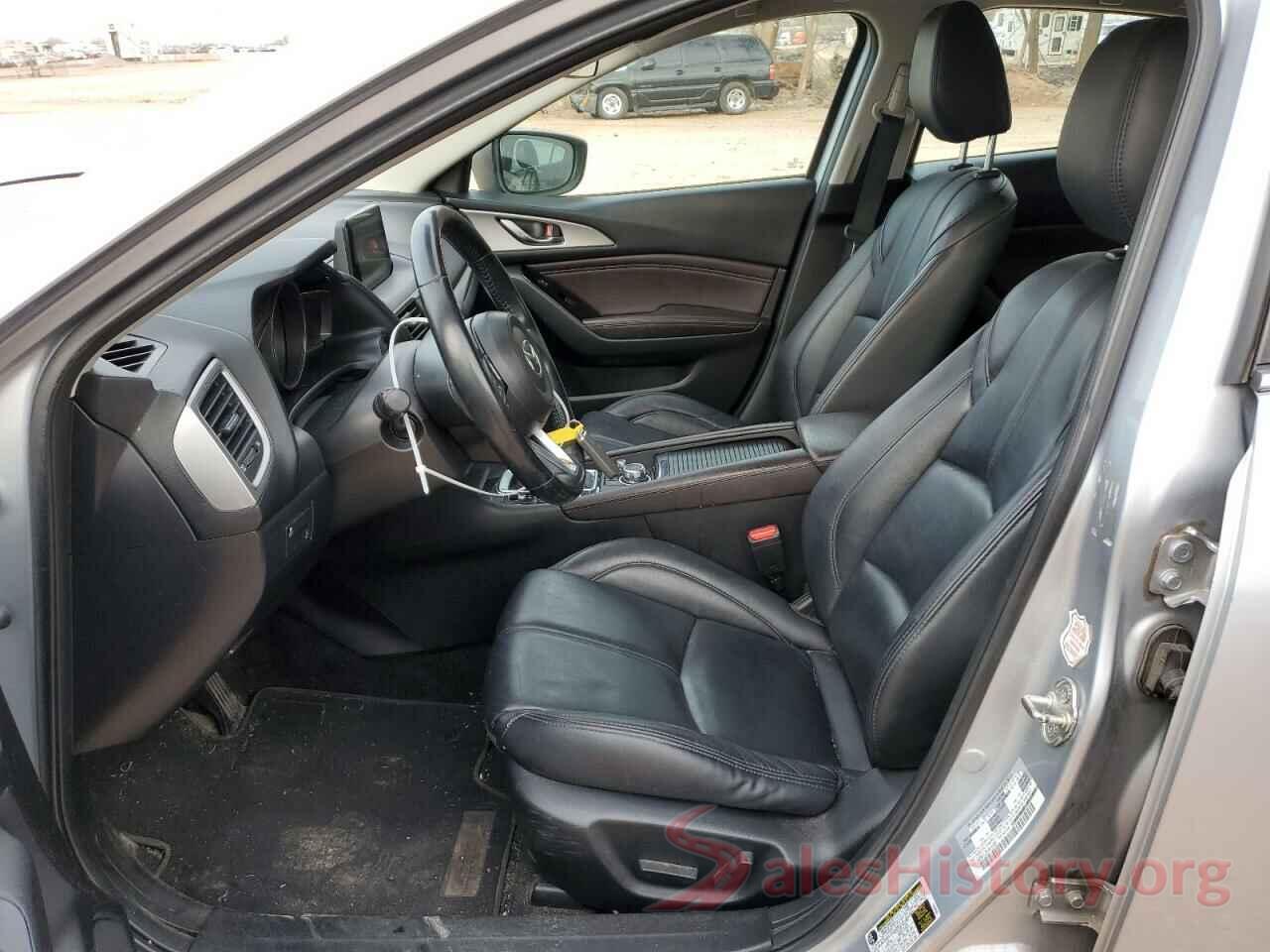 3MZBN1L35JM181081 2018 MAZDA 3