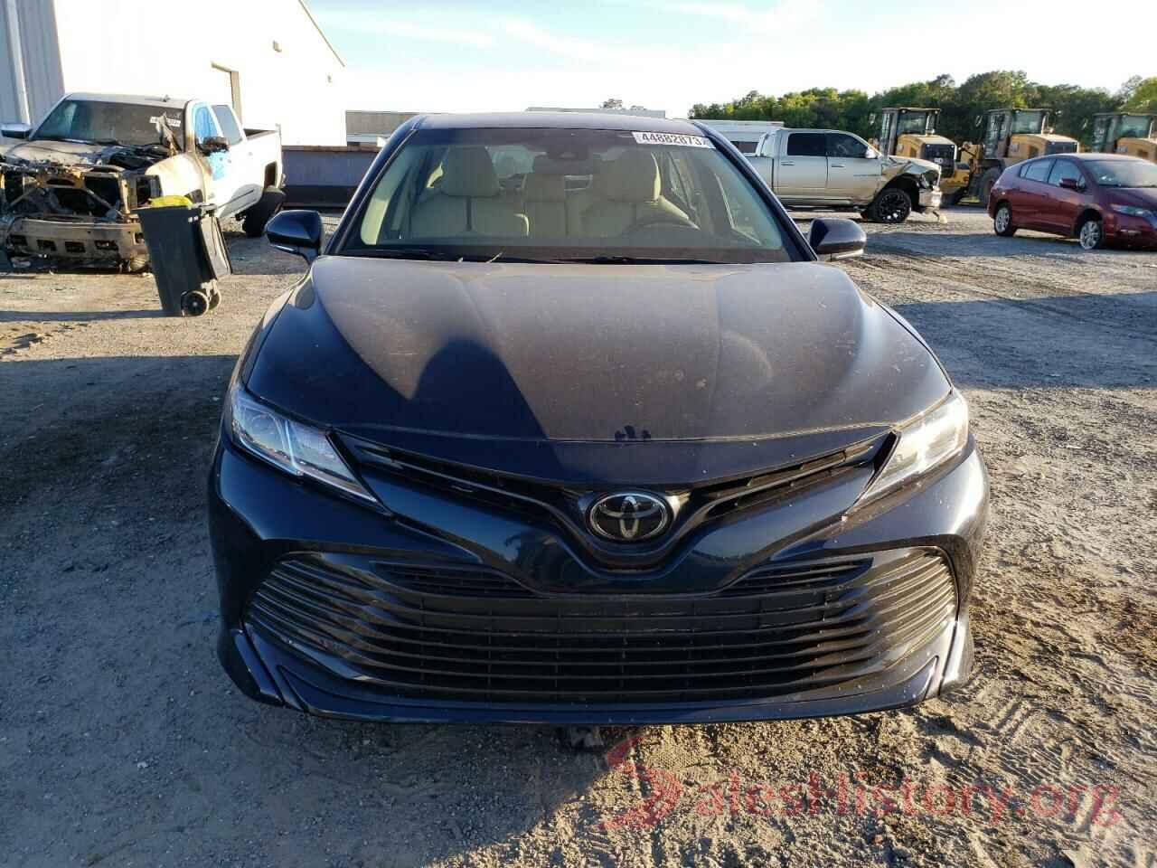 4T1B11HK5JU677925 2018 TOYOTA CAMRY