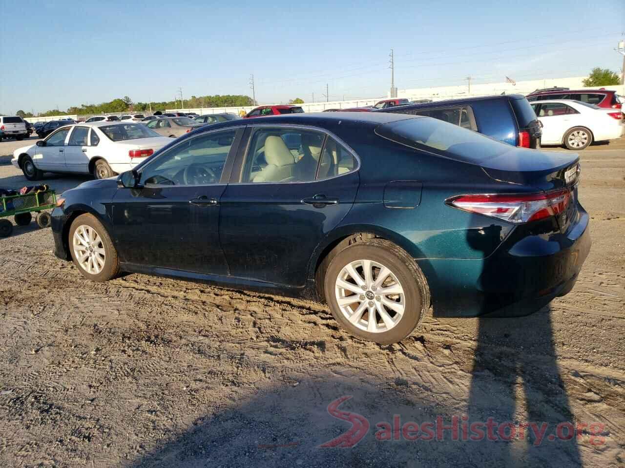 4T1B11HK5JU677925 2018 TOYOTA CAMRY