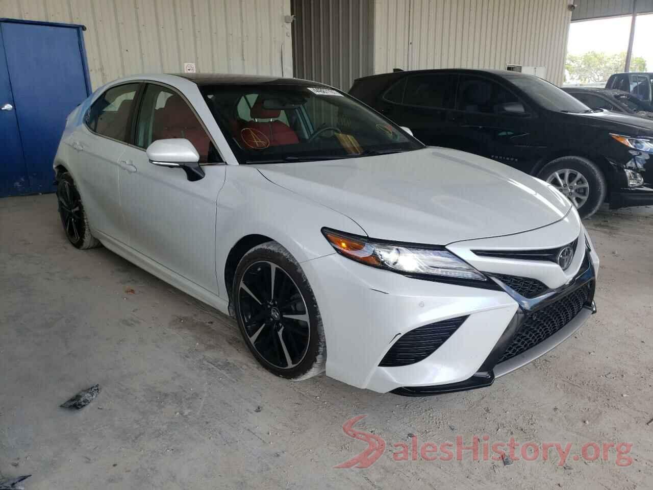 4T1B61HK8JU083220 2018 TOYOTA CAMRY