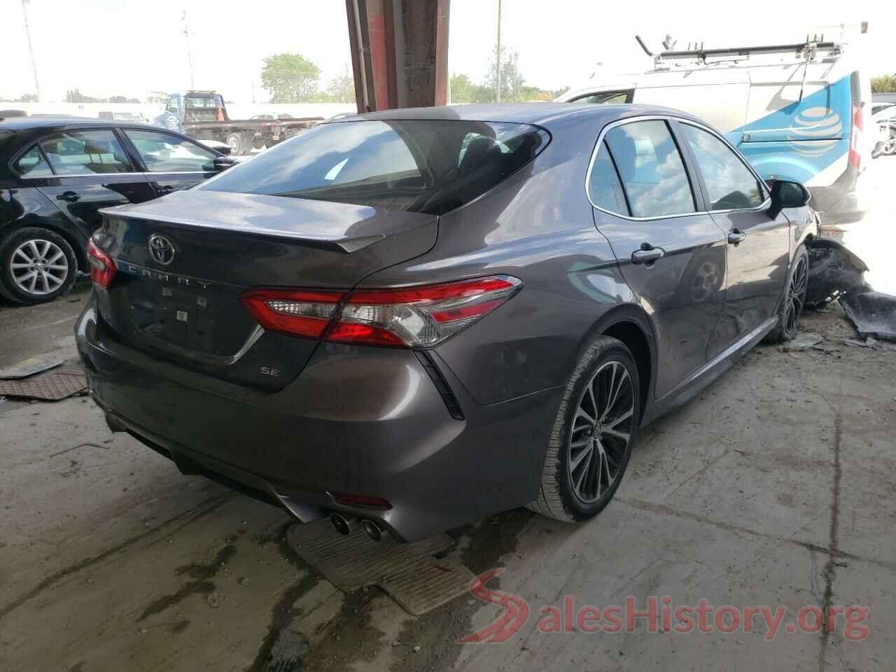 4T1B11HK8JU655689 2018 TOYOTA CAMRY