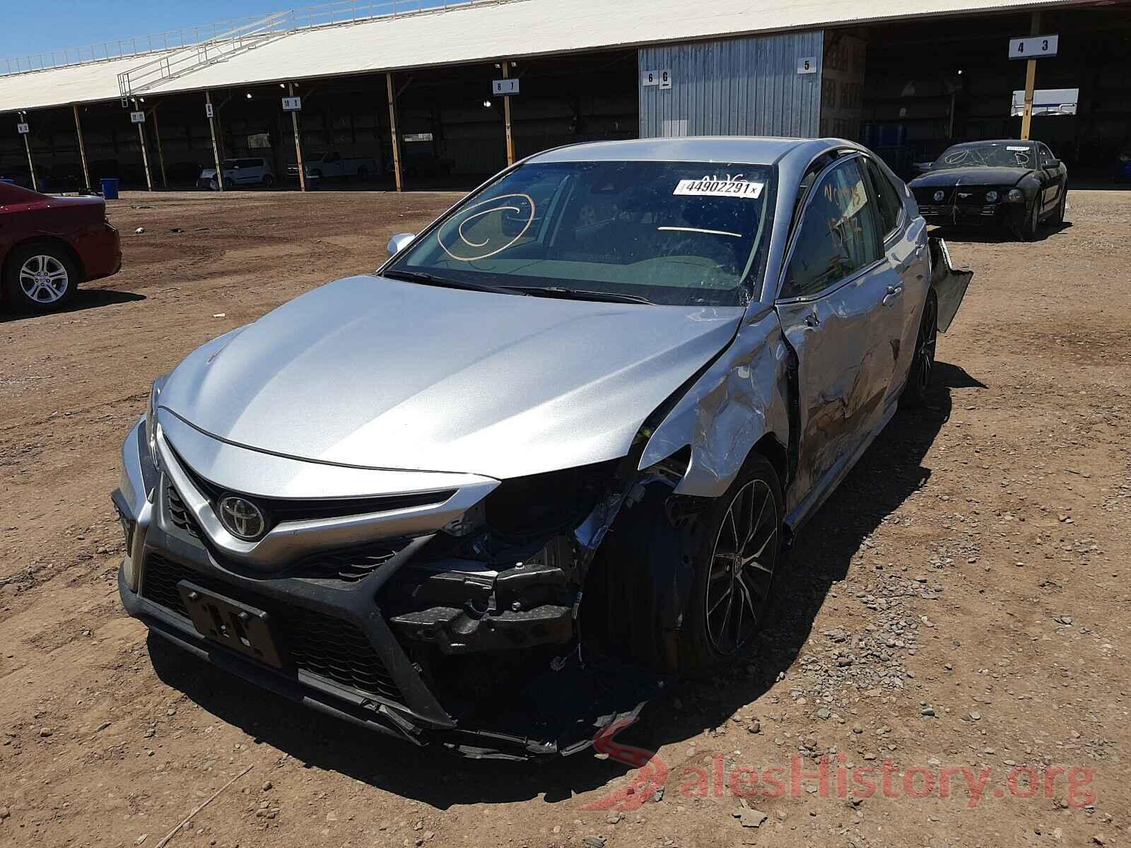 4T1G11AK3MU520477 2021 TOYOTA CAMRY