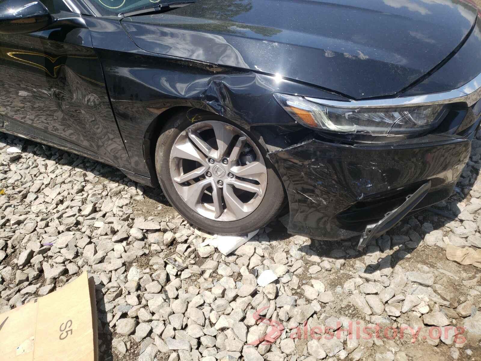 1HGCV1F19JA095725 2018 HONDA ACCORD