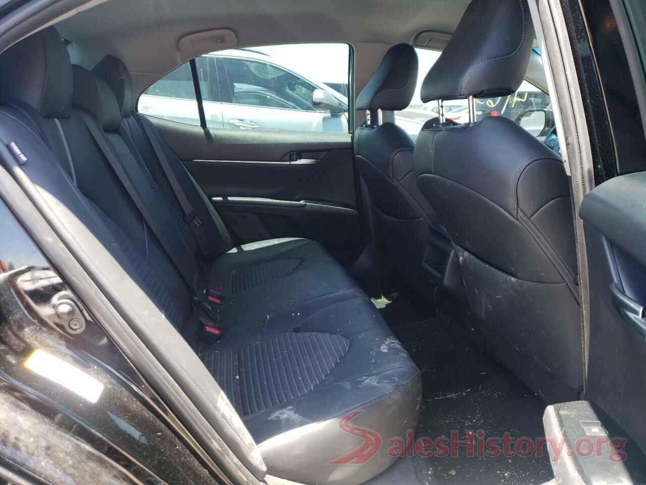 4T1B11HK2JU140025 2018 TOYOTA CAMRY