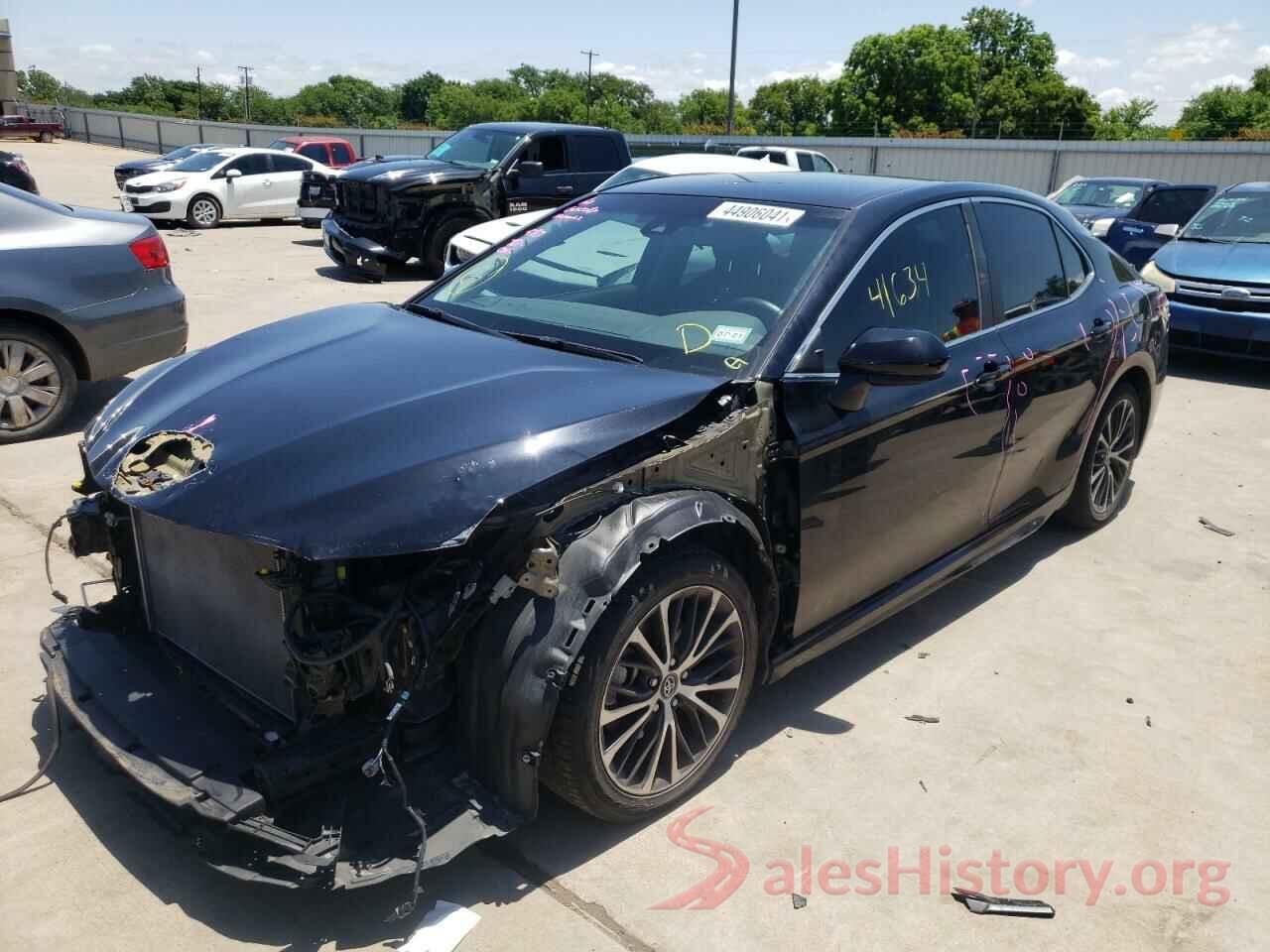 4T1B11HK2JU140025 2018 TOYOTA CAMRY