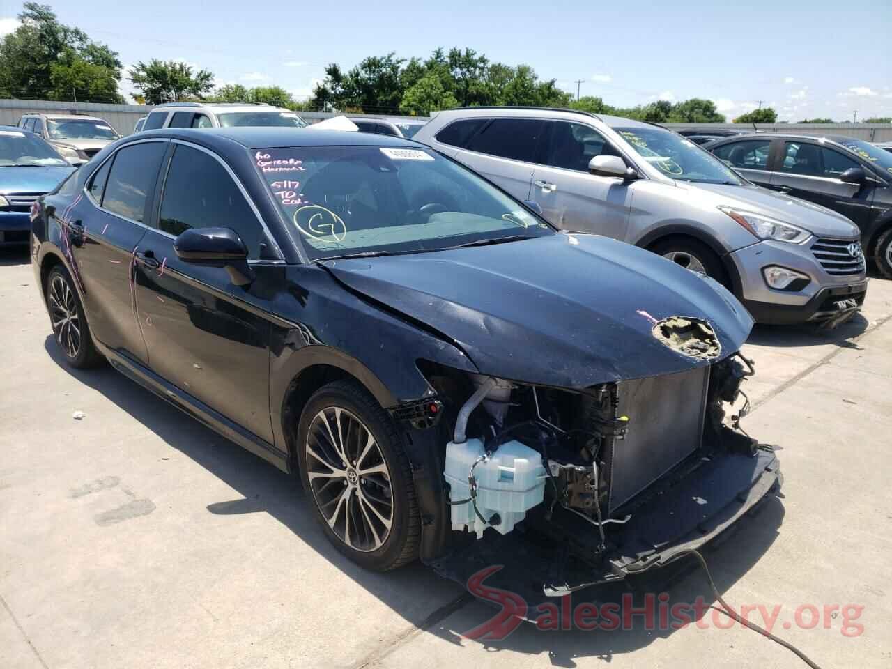 4T1B11HK2JU140025 2018 TOYOTA CAMRY