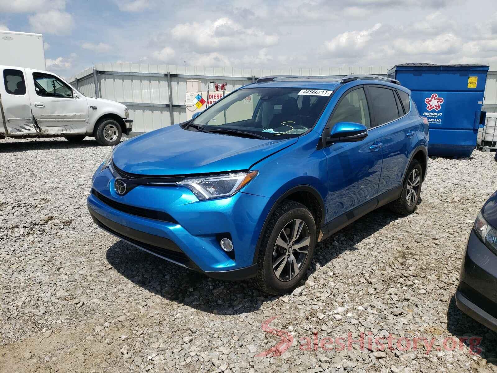 JTMRFREV9JD251656 2018 TOYOTA RAV4