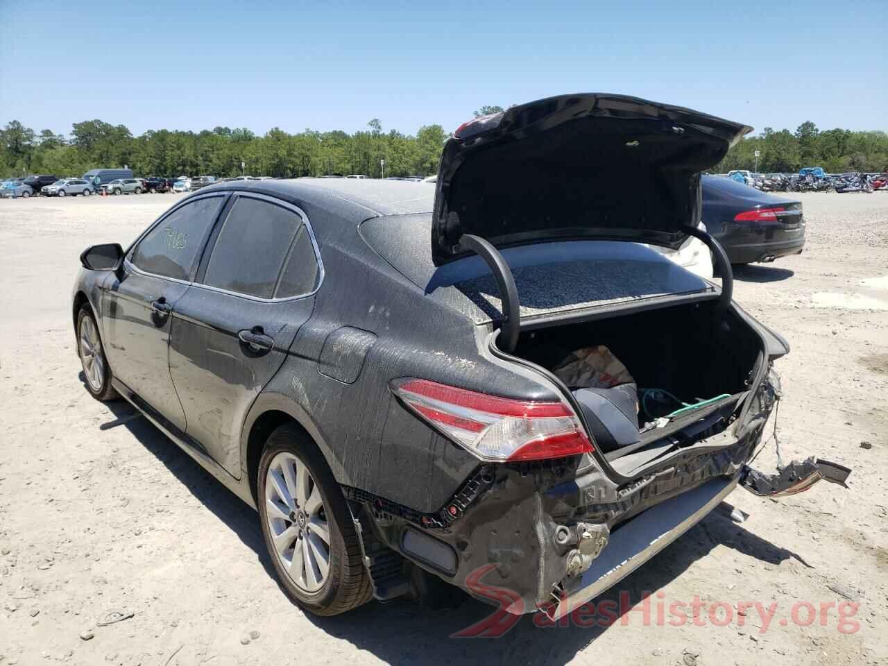 4T1B11HK0JU091813 2018 TOYOTA CAMRY