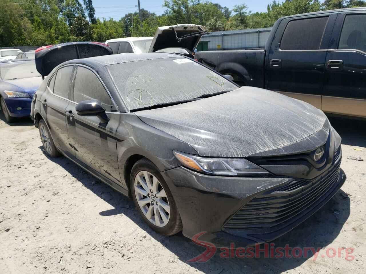 4T1B11HK0JU091813 2018 TOYOTA CAMRY