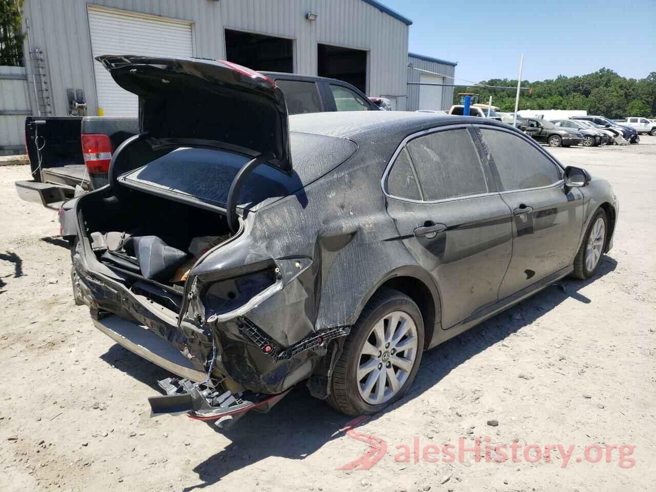 4T1B11HK0JU091813 2018 TOYOTA CAMRY