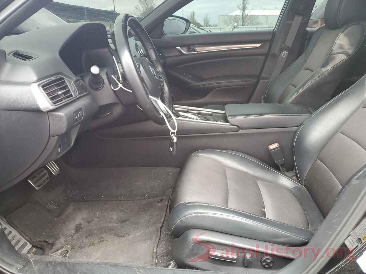 1HGCV1F30JA188828 2018 HONDA ACCORD