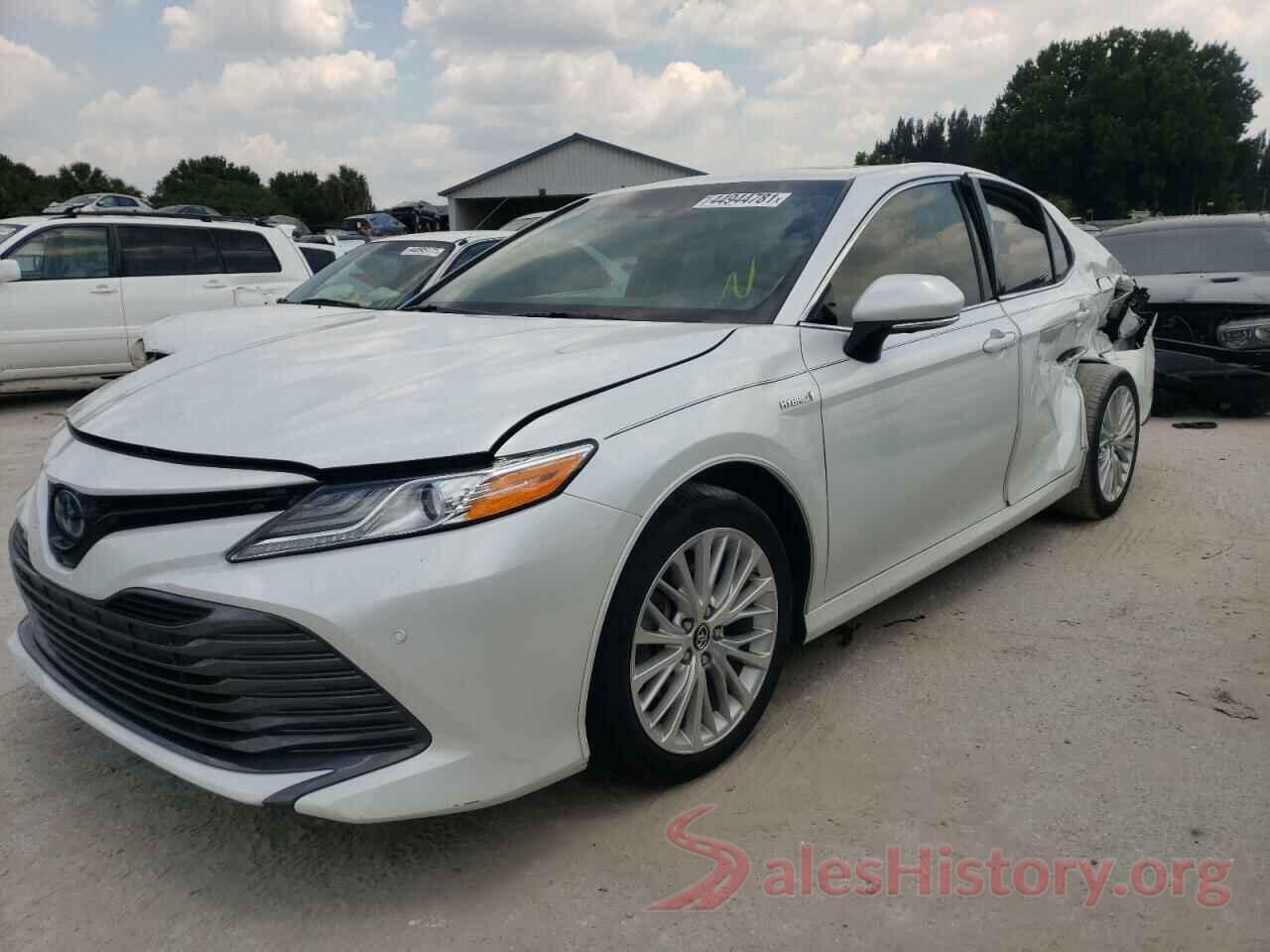 4T1B21HK8JU008710 2018 TOYOTA CAMRY