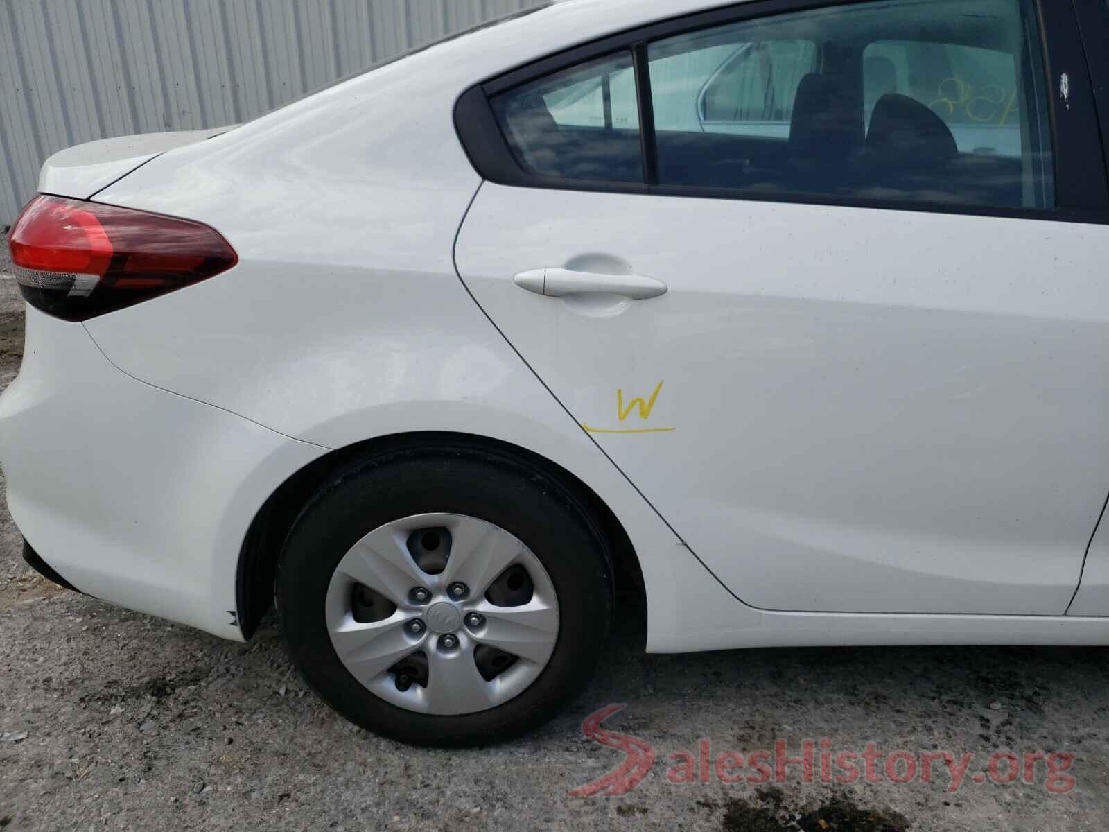 3KPFK4A75HE121830 2017 KIA FORTE