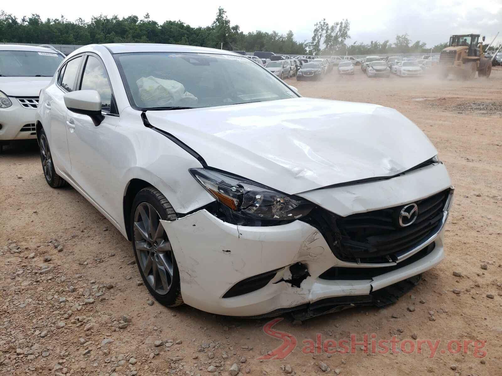 3MZBN1L39JM241590 2018 MAZDA 3