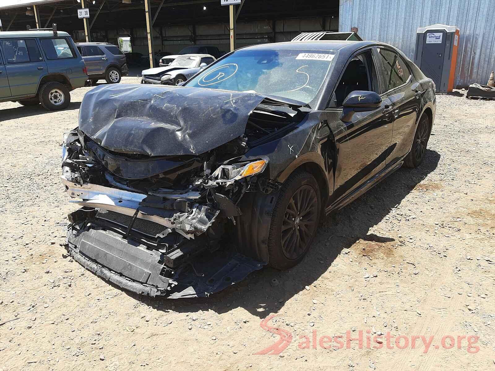 4T1B11HKXKU239208 2019 TOYOTA CAMRY