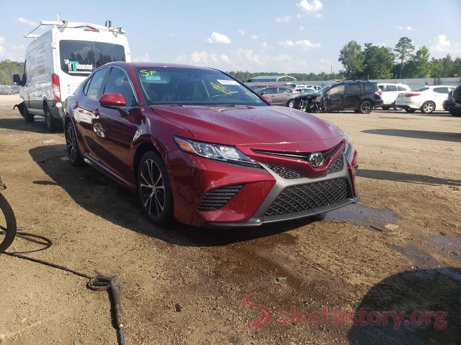 4T1B11HK7JU584288 2018 TOYOTA CAMRY