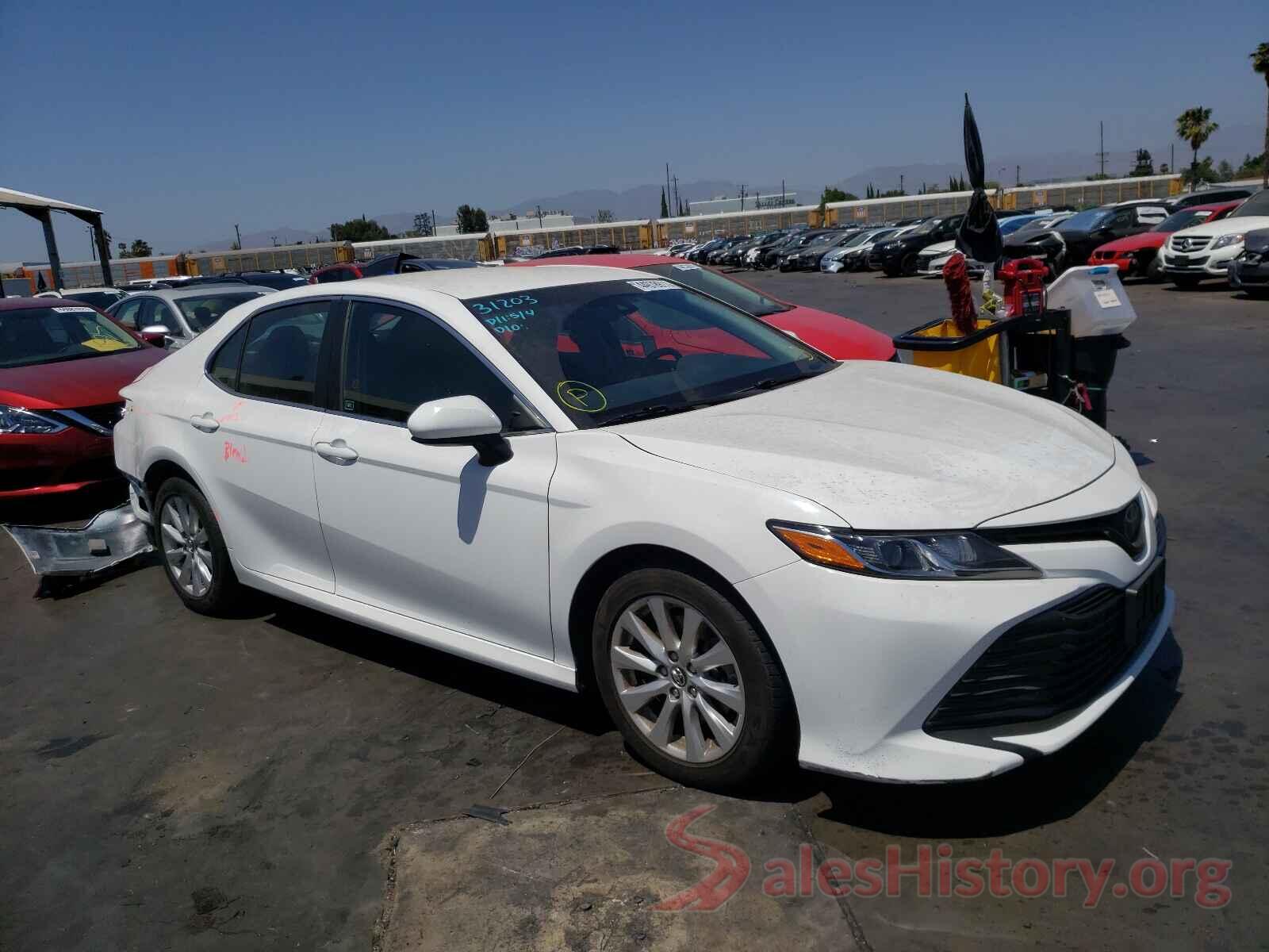 4T1B11HK8JU522253 2018 TOYOTA CAMRY