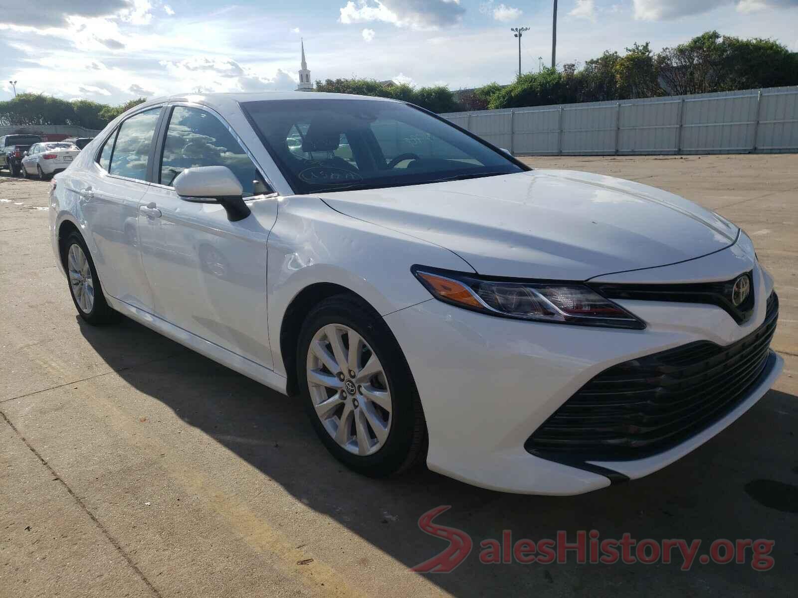 4T1B11HK0JU599134 2018 TOYOTA CAMRY