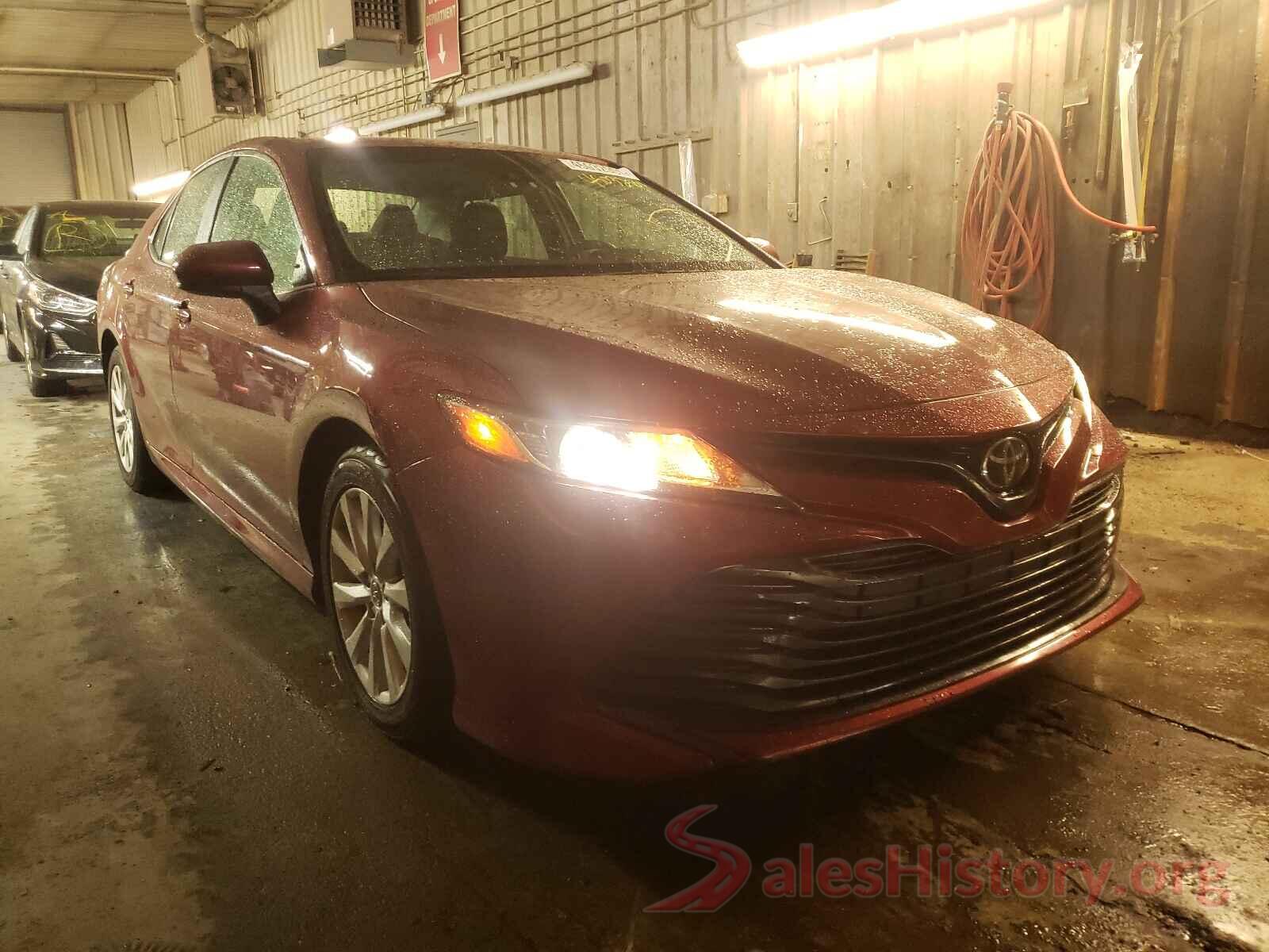 4T1B11HK2JU540294 2018 TOYOTA CAMRY