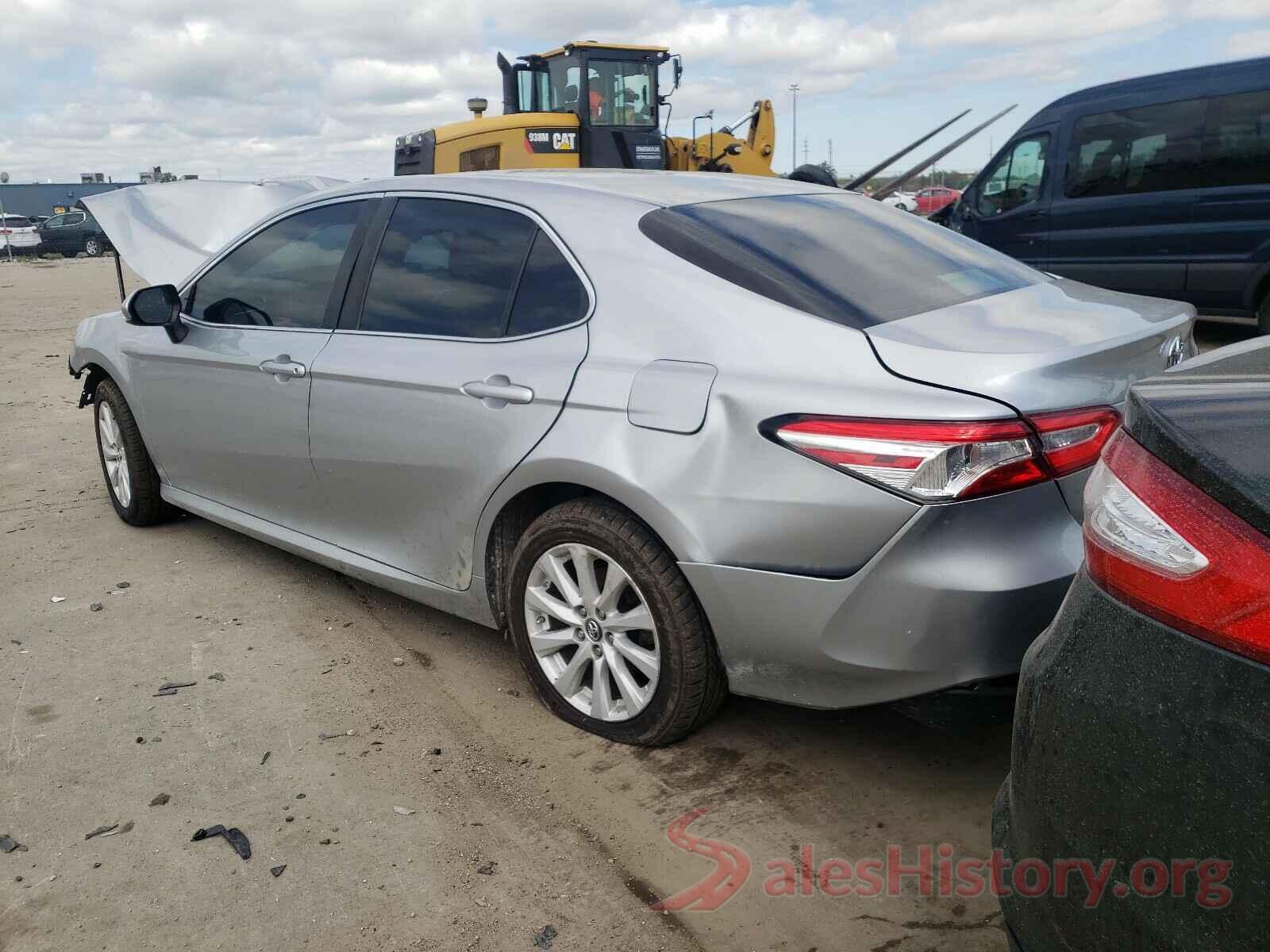 4T1B11HK8JU120698 2018 TOYOTA CAMRY