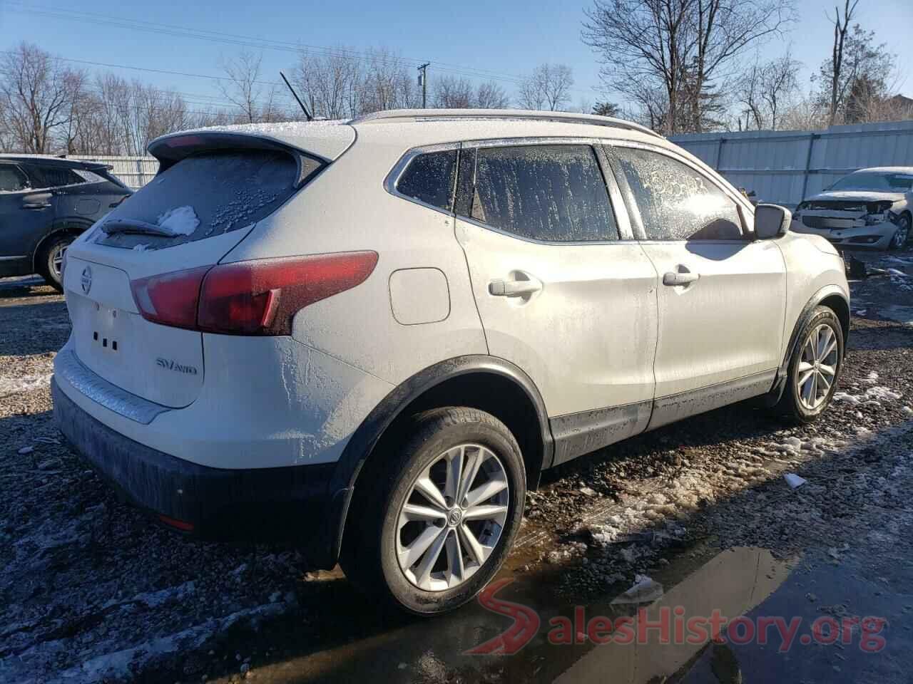 JN1BJ1CR8JW202818 2018 NISSAN ROGUE