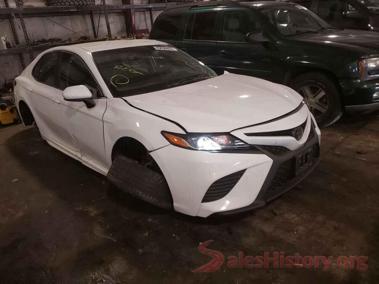 4T1B11HK7JU081909 2018 TOYOTA CAMRY