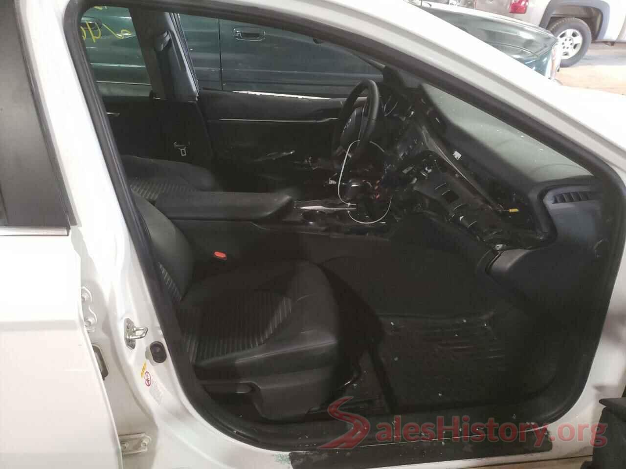 4T1B11HK7JU081909 2018 TOYOTA CAMRY