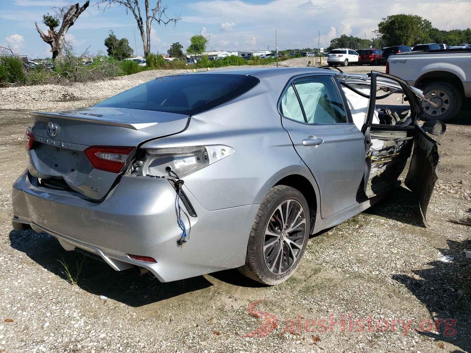 4T1B11HK3JU047059 2018 TOYOTA CAMRY