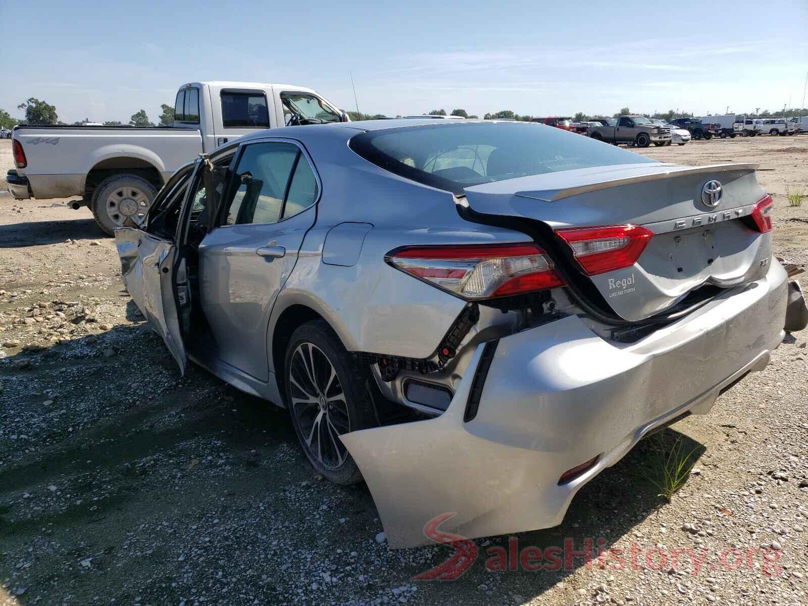 4T1B11HK3JU047059 2018 TOYOTA CAMRY