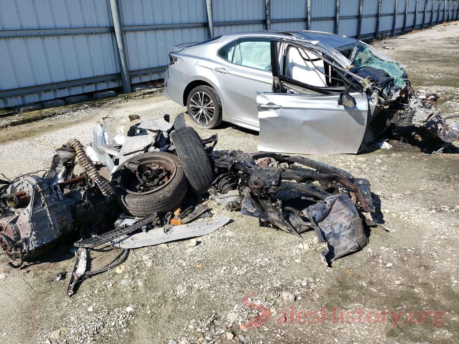 4T1B11HK3JU047059 2018 TOYOTA CAMRY