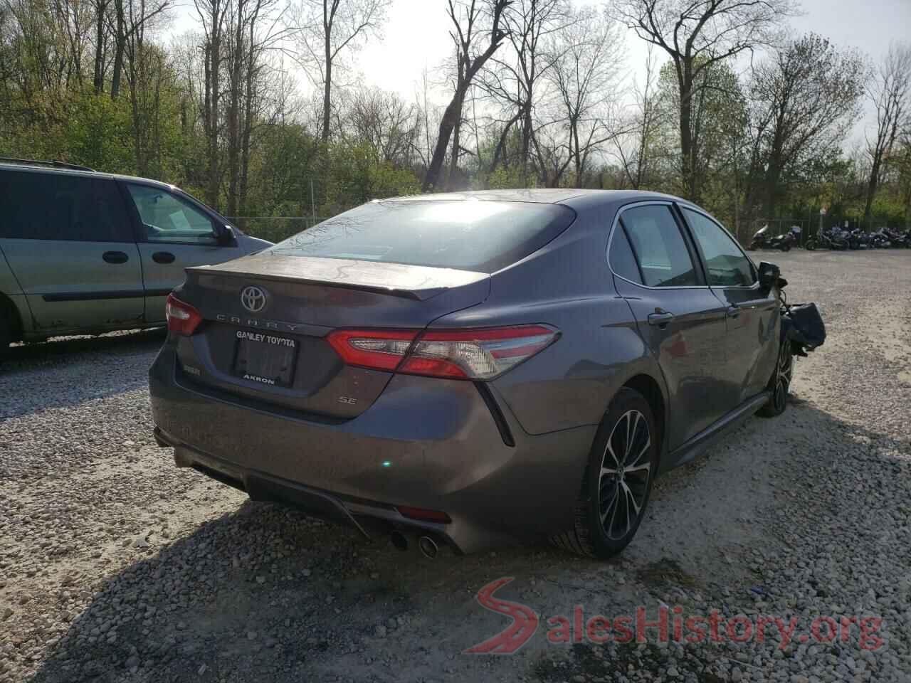 4T1B11HK7JU615555 2018 TOYOTA CAMRY