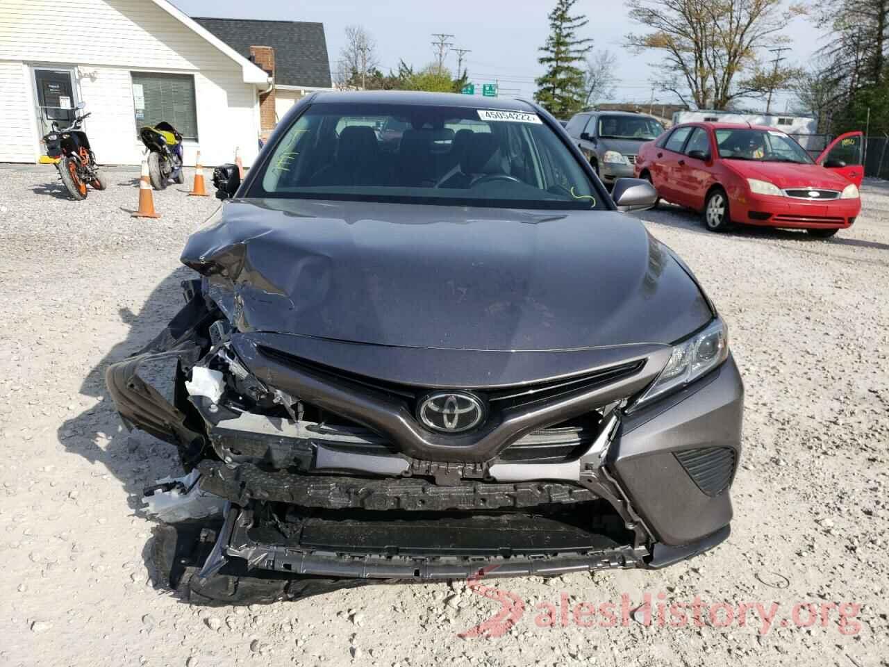 4T1B11HK7JU615555 2018 TOYOTA CAMRY