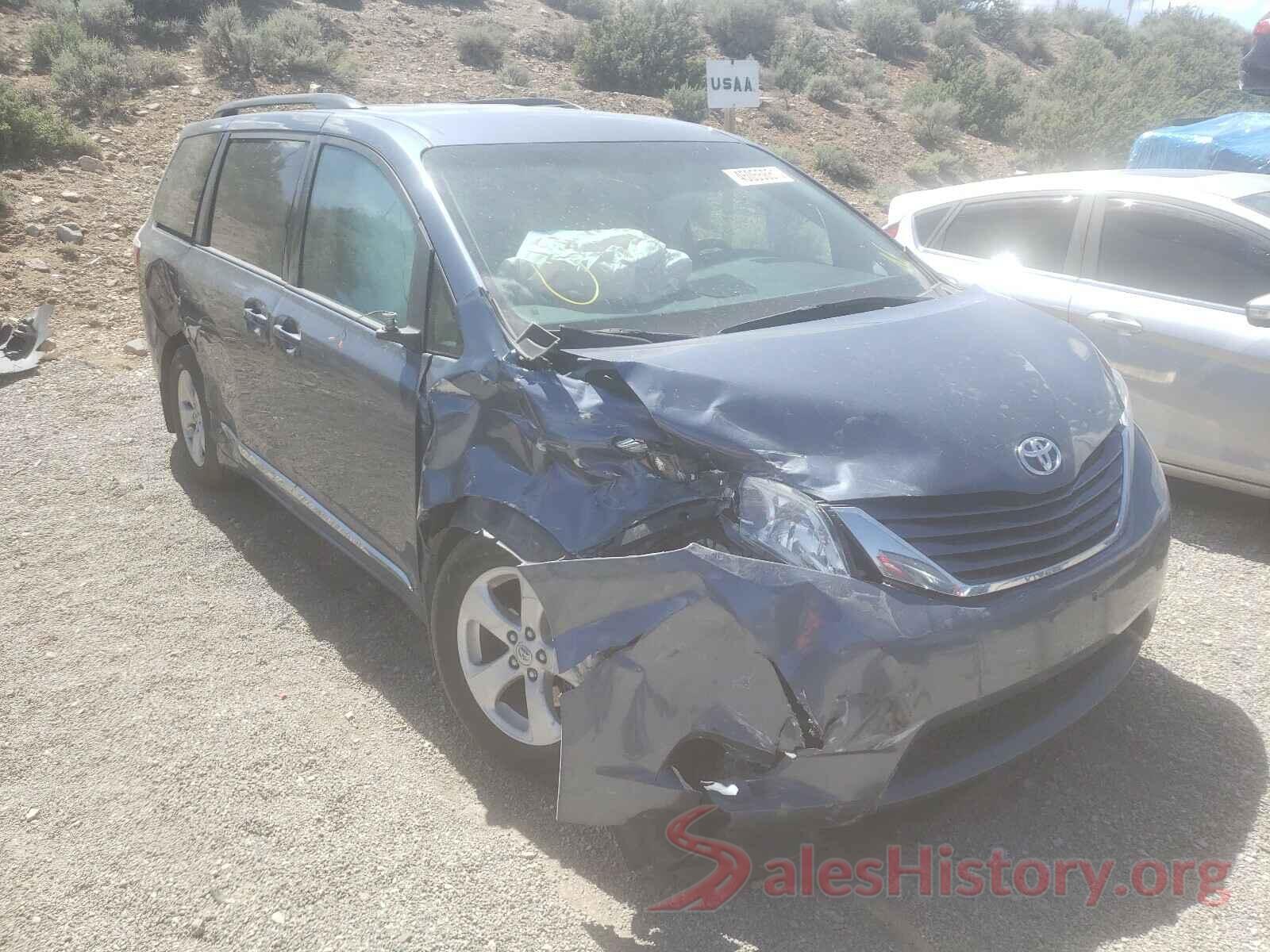 5TDKZ3DC6HS847487 2017 TOYOTA SIENNA