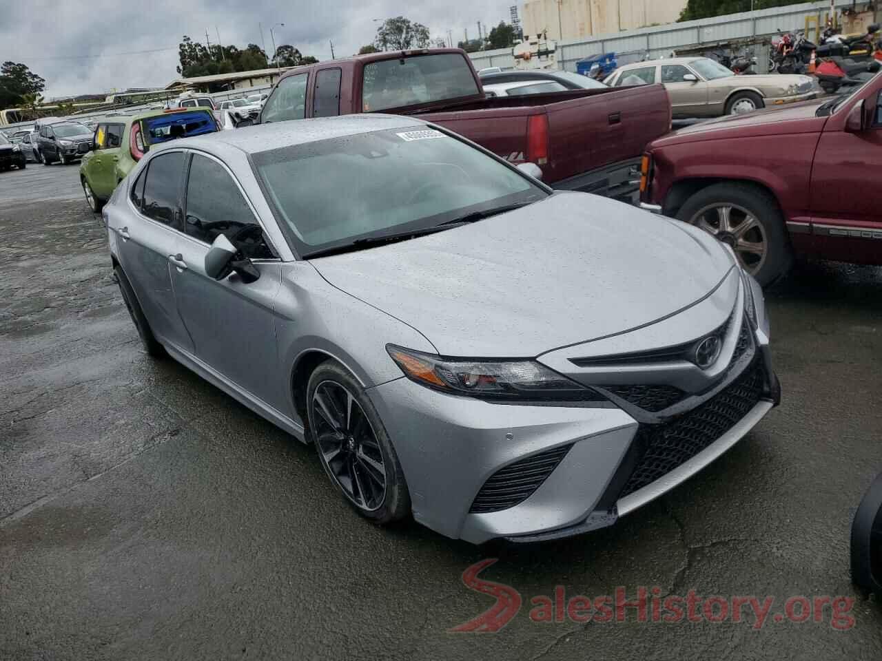 4T1B61HK1JU028852 2018 TOYOTA CAMRY